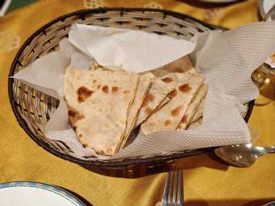 ‪caesars Restaurant‬