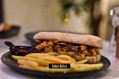 ‪amazone Restaurant & Cafe Mbr‬