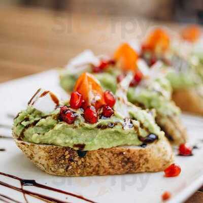 ‪breaking Bread‬