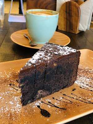 ‪breaking Bread‬