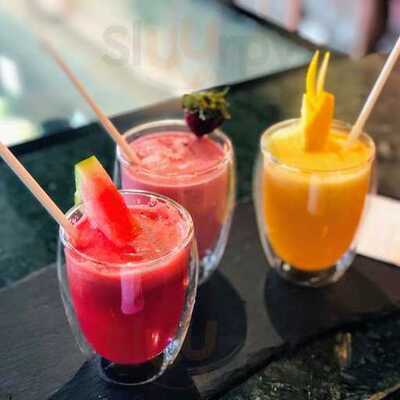 ‪blends Specialty Coffee‬