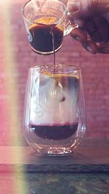 ‪blends Specialty Coffee‬