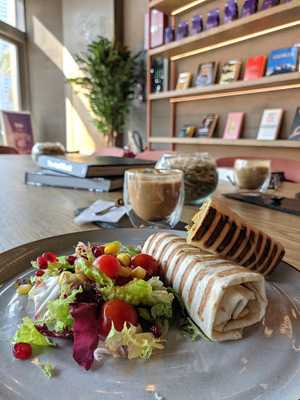 ‪blends Specialty Coffee‬