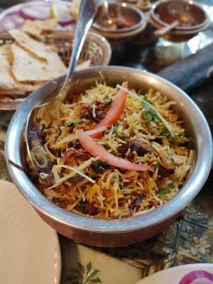 ‪antique Bazaar‬