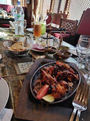 ‪antique Bazaar‬