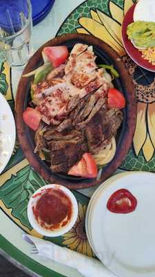 ‪pollo Stret - Swiss Style Chicken‬