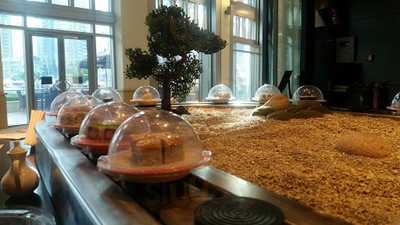 ‪itsu Modern Japanese Restaurant‬