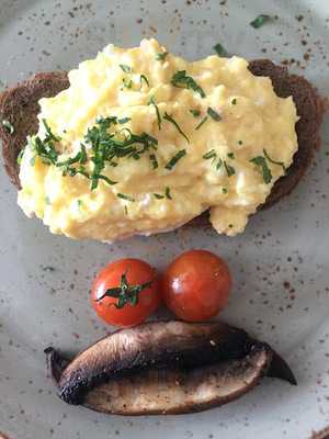 ‪eat Artisanal Bakery‬