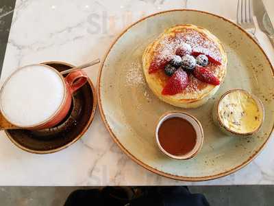 ‪eat Artisanal Bakery‬