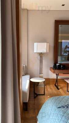 ‪neptune Pool & Beach‬