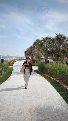 ‪neptune Pool & Beach‬