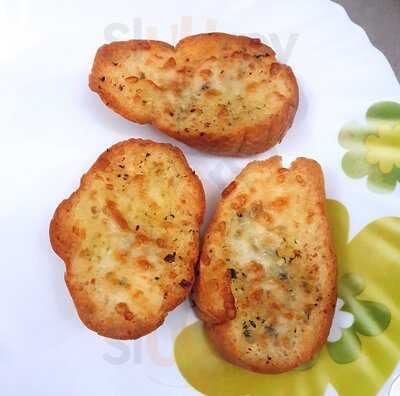 ‪pizza World & Only Parathas‬