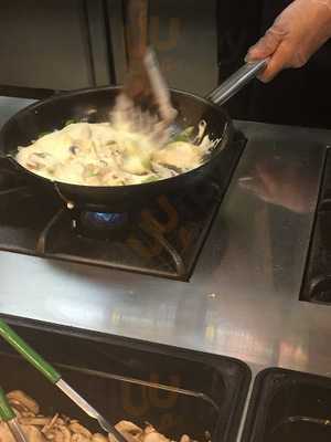 ‪broccoli Pizza & Pasta‬