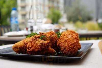 ‪oasis Pool Lounge‬