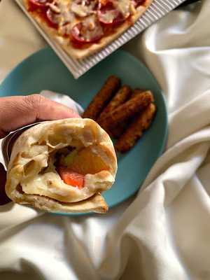 ‪mr. Man'oosh Pizzeria‬