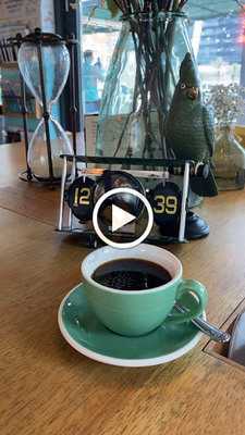 ‪friends Avenue Cafe‬