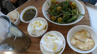 ‪the Breakfast Shop‬