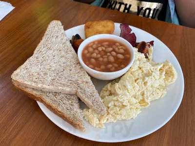 ‪the Breakfast Shop‬