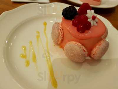 ‪bakemart Plus Restaurant & Cafeteria‬