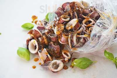 ‪network Restaurant And Hook Seafood‬