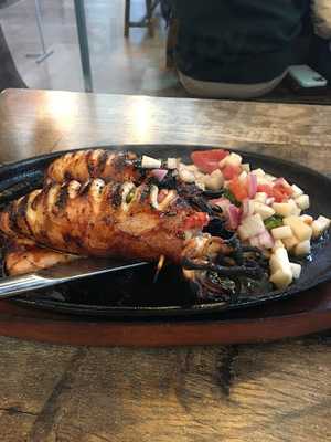 ‪network Restaurant And Hook Seafood‬