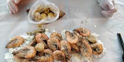 ‪network Restaurant And Hook Seafood‬