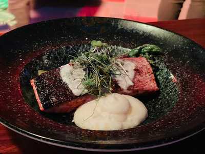 ‪horsemen's Lounge‬