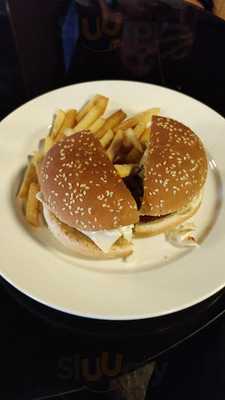 ‪bakhtiari Coffee Shop & Restaurant‬