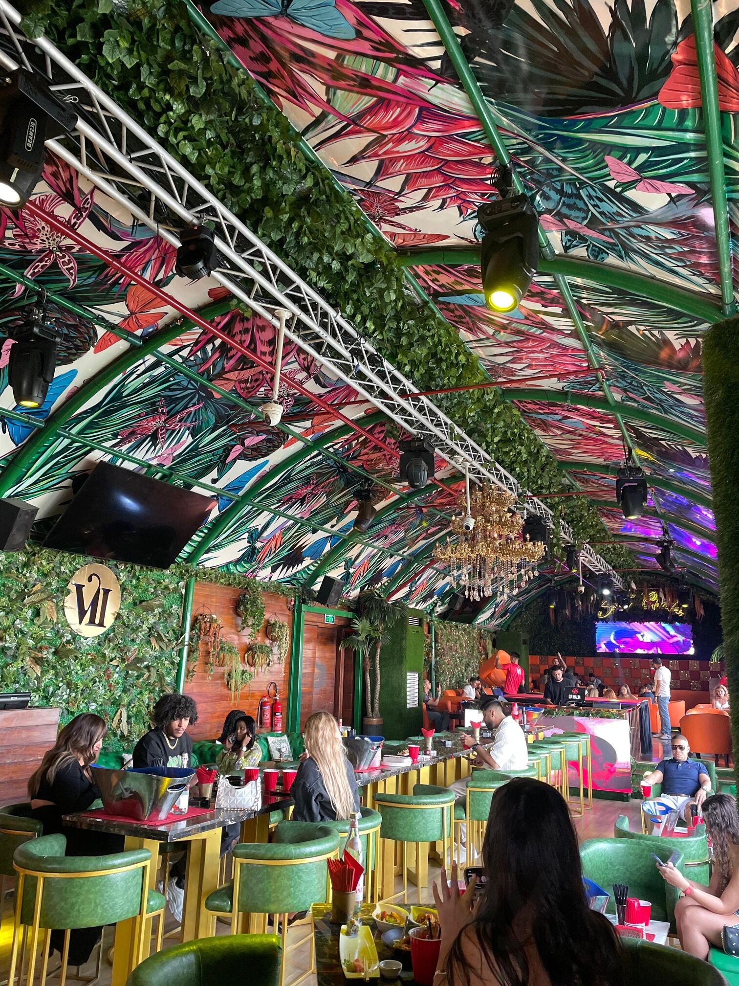 ‪secret Garden By Vii‬