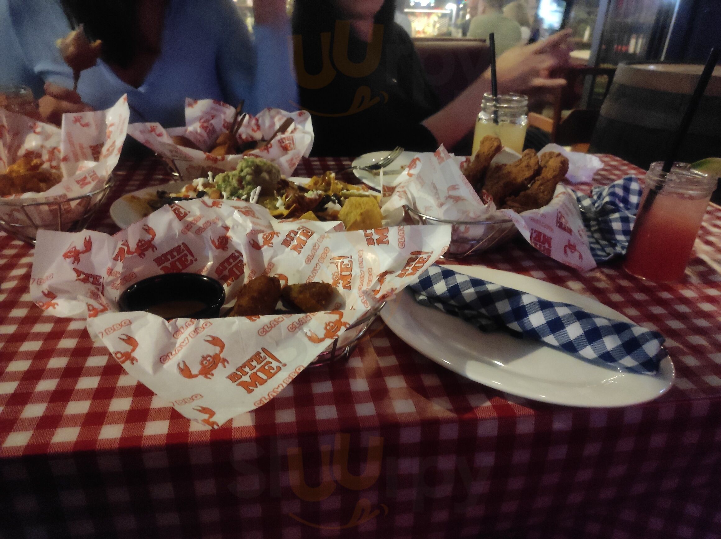 ‪claw Bbq @ La Playa‬