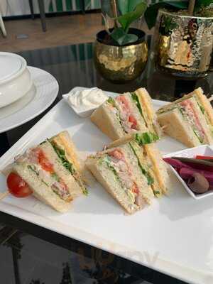 ‪lemon Tree Cafe‬