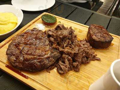 ‪carlos Steakhouse & Italian Restaurant‬