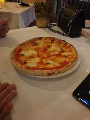 ‪carlos Steakhouse & Italian Restaurant‬