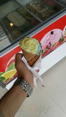 ‪al Hafsa Cafteria & Restuarant‬