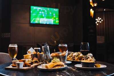 ‪nelson's Sports Bar‬