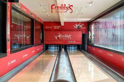 ‪freddy's Restrocafe Bowling‬