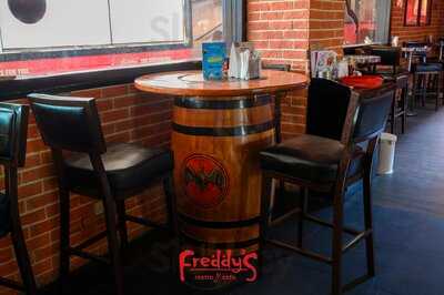 ‪freddy's Restrocafe Bowling‬