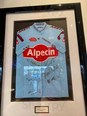 ‪pedal - Cycling & Coffee‬