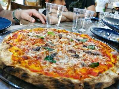 ‪italica Cafe & Pizzeria‬