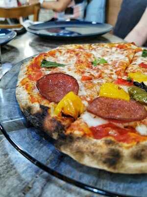 ‪italica Cafe & Pizzeria‬