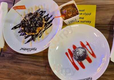 ‪glow Ice Creams‬