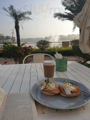 ‪circle Café Jumeirah Islands‬