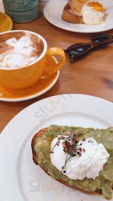 ‪circle Café Jumeirah Islands‬