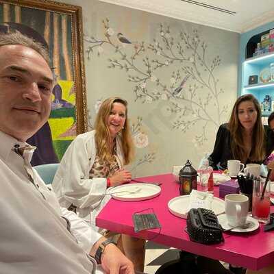 ‪heart In A Box Restaurant - The Flower Café‬