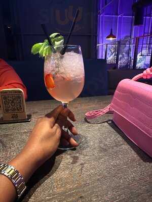 ‪brass Monkey Social‬