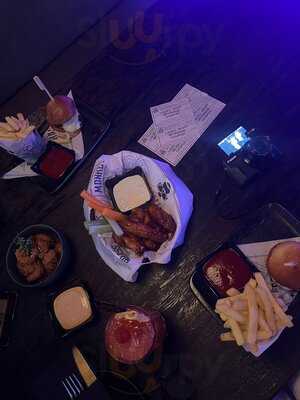 ‪brass Monkey Social‬