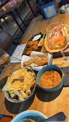 ‪brass Monkey Social‬