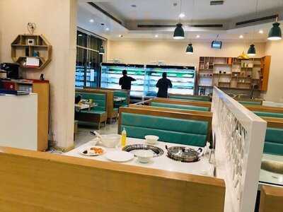 ‪dine At Moon Valley‬