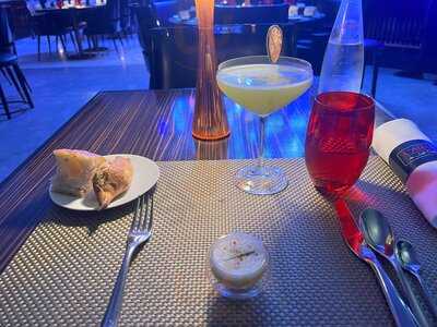 ‪l’atelier De Joël Robuchon‬