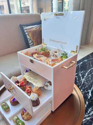 ‪bijou Patisserie‬